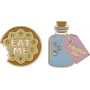 Set of 2 pins MOLESKINE 2026 Alice, Eat Me + Drink Me